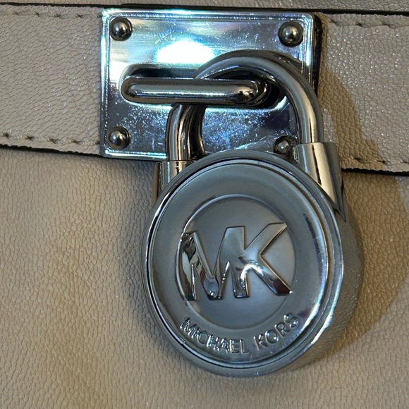 Michael Kors Hamilton Satchel Handbag Padlock Detail - Picture 4 of 15